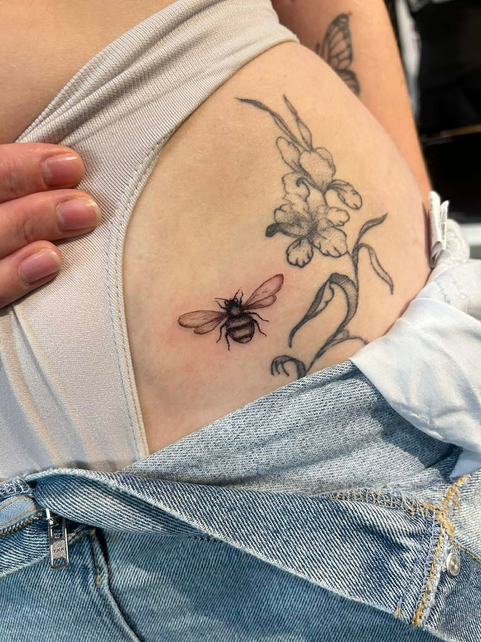 Abeille & Fleur par Holy Cat