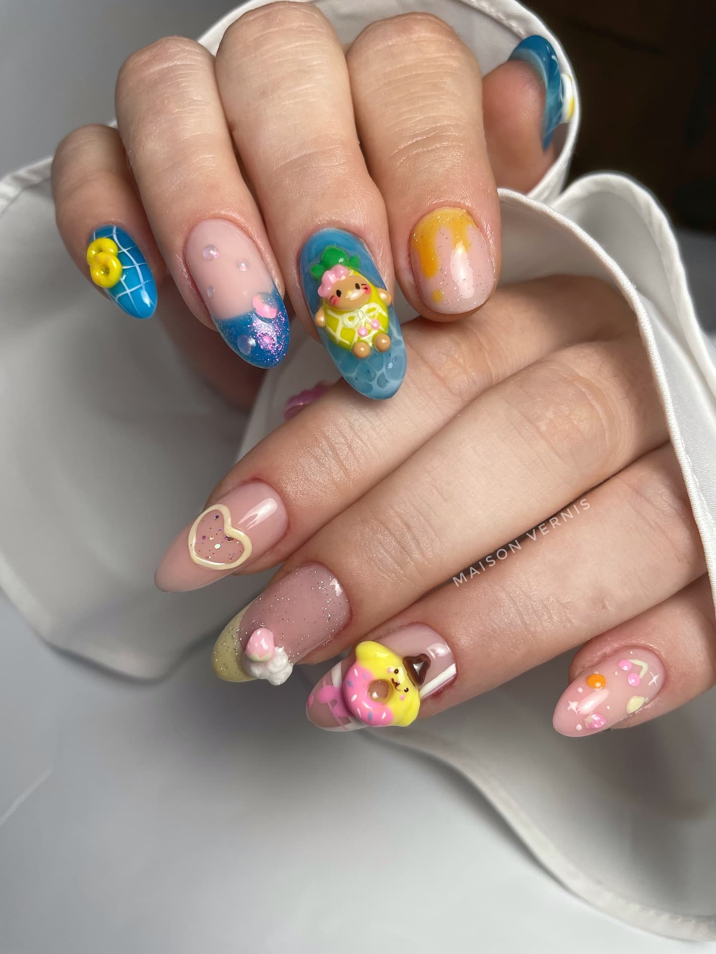 Hello Kitty — Maison Vernis